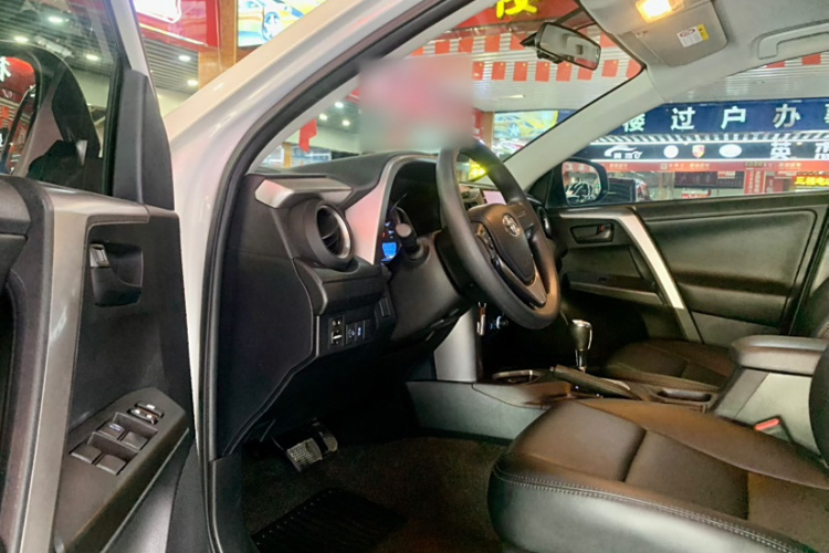 丰田 RAV4荣放 2016款 2.0L CVT两驱都市版 国V中控内饰7002