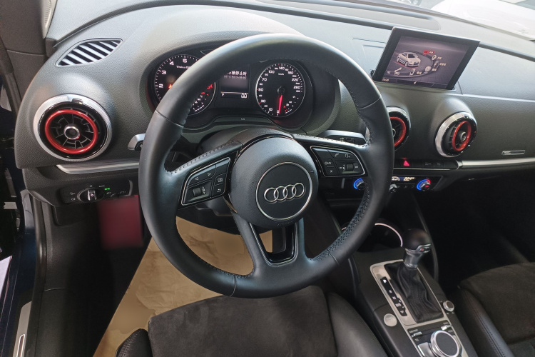 奥迪A3(进口) 2017款 Cabriolet 40 TFSI中控内饰13