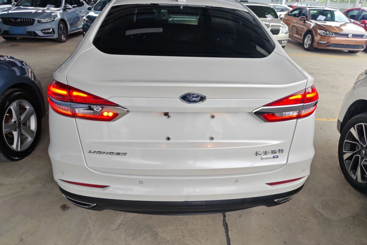 福特 蒙迪欧 2018款 EcoBoost 180 智控时尚型 国VI车身外观6