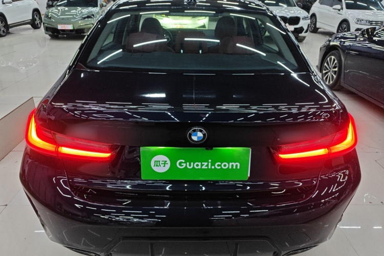 宝马3系 2025款 330Li M运动曜夜套装车身外观6004