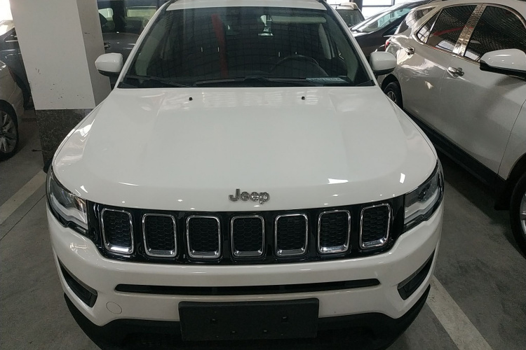 Jeep 指南者 2019款 200T 自动家享-互联大屏版车身外观2