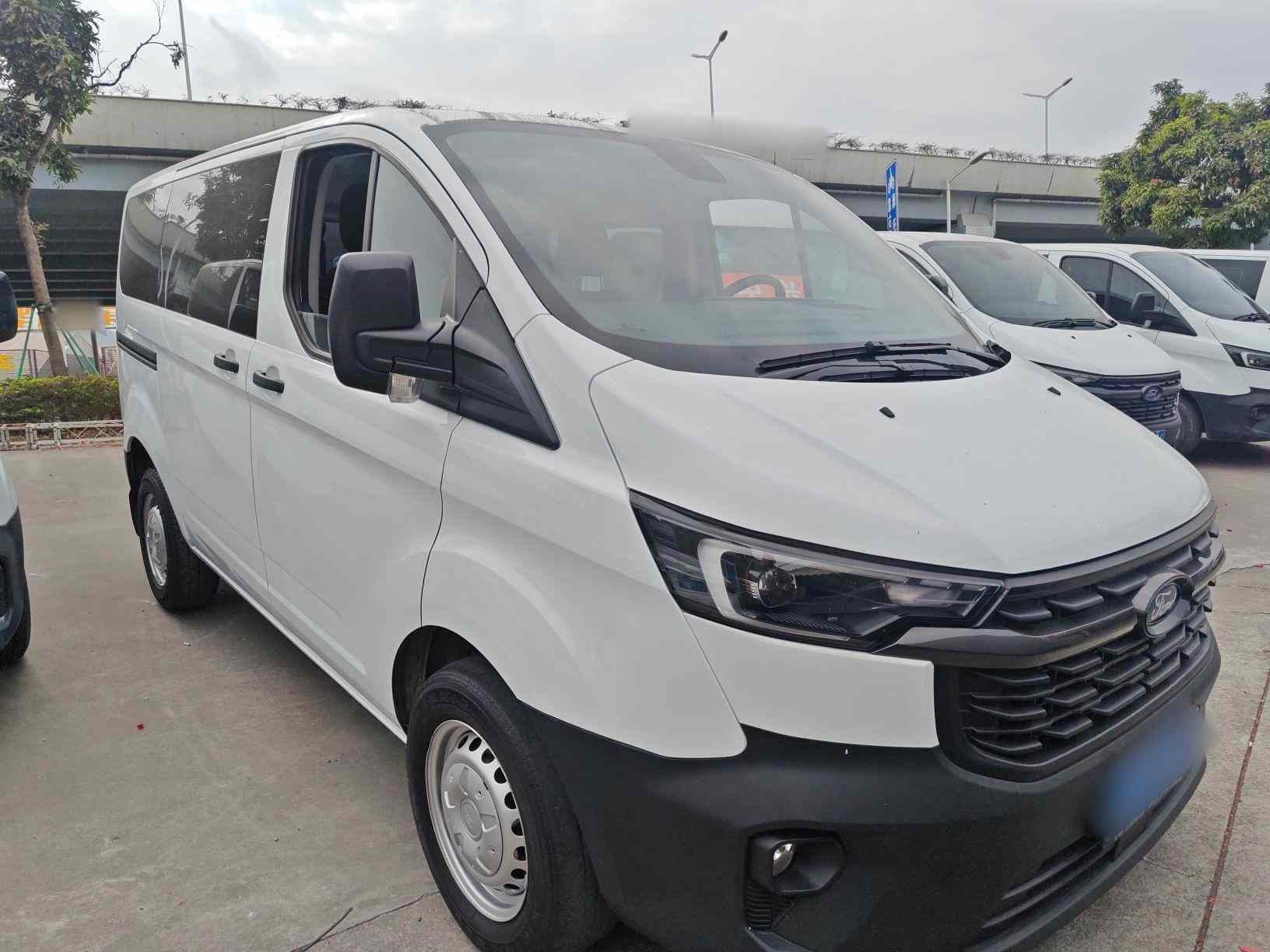 福特 全顺 2023款 2.0T汽油手动多功能商用车短轴低顶5/6座(5)