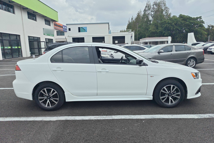 三菱 翼神 2016款 1.8L CVT黑白复刻版车身外观6002