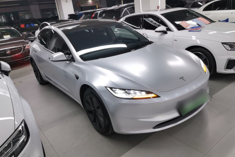 特斯拉 Model 3 2023款 后轮驱动版车身外观3
