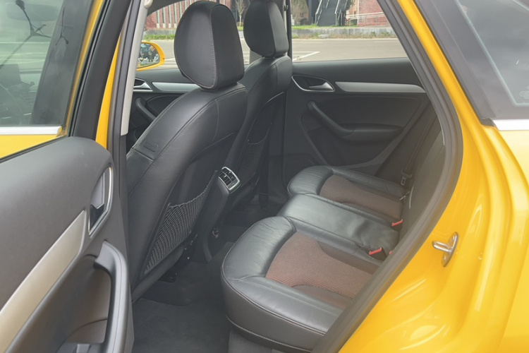 奥迪Q3 2018款 30周年年型 30 TFSI 时尚型中控内饰7001