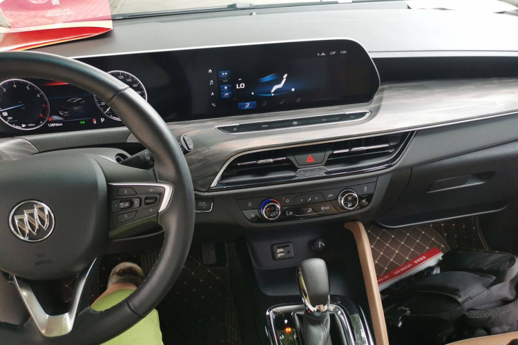 别克GL6 2021款 323T 轻混动互联豪华型中控内饰7002