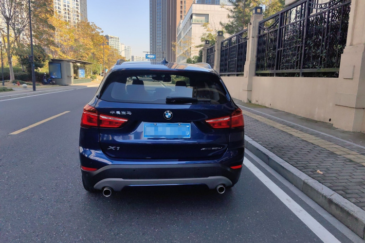 宝马X1 2019款 xDrive20Li 尊享型车身外观6004