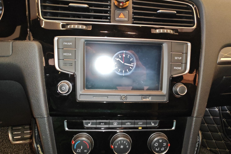 大众 高尔夫 2017款 280TSI 自动R-Line百万辆纪念版局部细节16