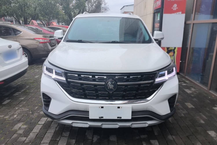 东风风行 风行T5 2022款 盛世款 1.6L 手动筑梦版五座车身外观2