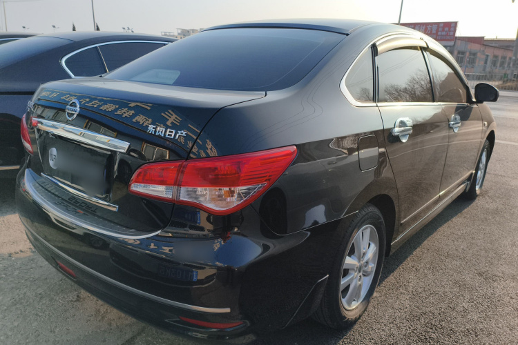 日产 轩逸 2018款 经典 1.6XE 手动舒适版车身外观7