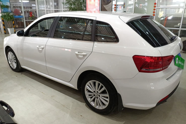 大众 朗行 2013款 1.6L 自动舒适型车身外观4