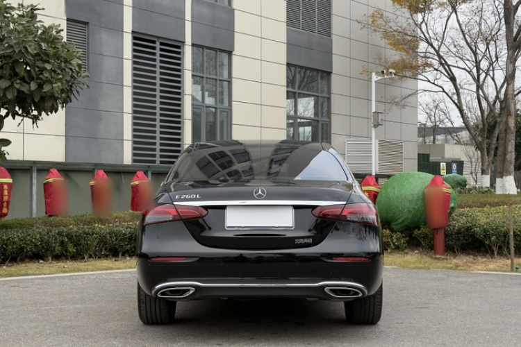 奔驰E级 2023款 E 260 L车身外观6012