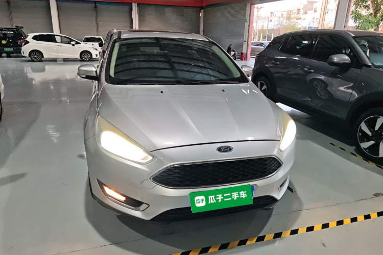 福特 福克斯 2015款 两厢 EcoBoost 180 自动精英型车身外观2