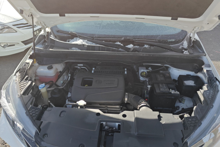 长安CS15 2021款 1.5L 手动进取型机舱底盘24
