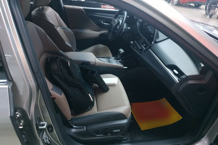 雷克萨斯ES 2021款 200 卓越版局部细节41