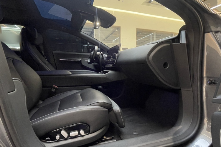 阿维塔12 2025款 Ultra增程版中控内饰7005