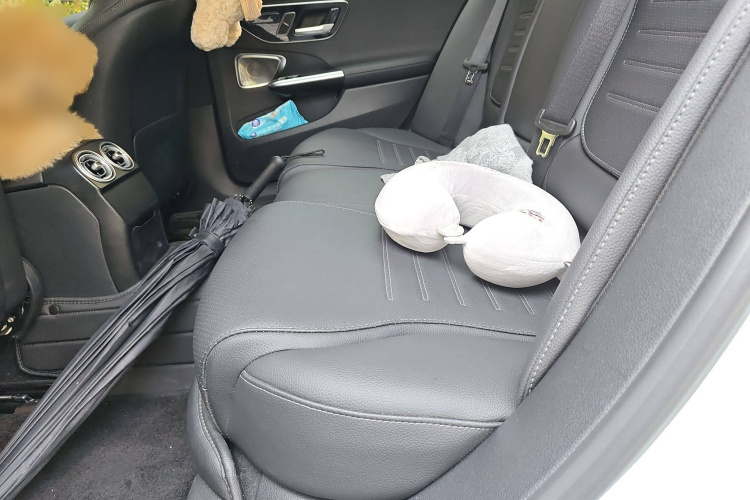 奔驰C级 2023款 C 260 L 皓夜运动版中控内饰7004