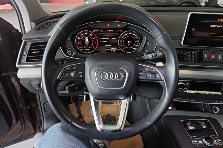 奥迪Q5L 2018款 40 TFSI 荣享时尚型 国V中控内饰13