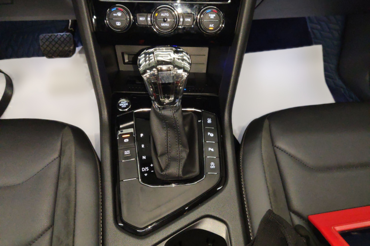 大众 途观L 2019款 改款 330TSI 自动两驱智动豪华版 国VI局部细节18