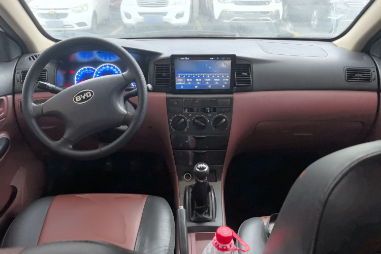 比亚迪F3 2012款 节能版 1.5L 手动舒适型中控内饰12
