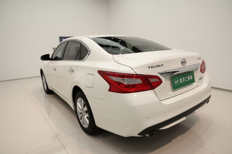 日产 天籁 2016款 改款 2.0L XL舒适版车身外观5