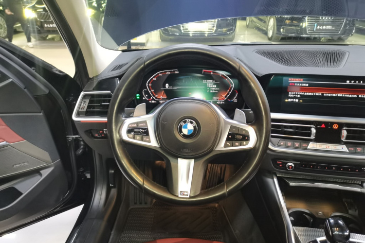 宝马3系 2021款 改款二 325i M运动曜夜套装中控内饰13