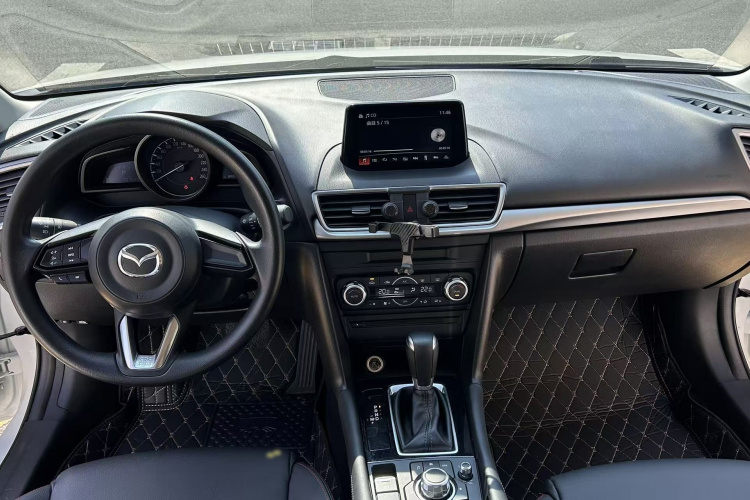 马自达3 昂克赛拉 2019款 云控版 三厢 1.5L 自动豪华型 国VI中控内饰7001