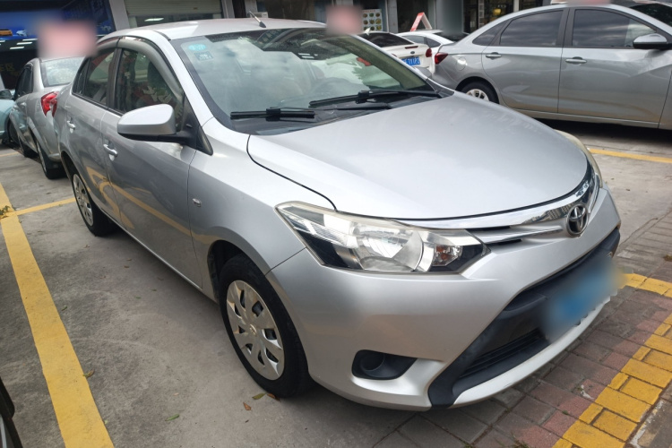 丰田 威驰 2014款 1.5L 自动智臻版车身外观3