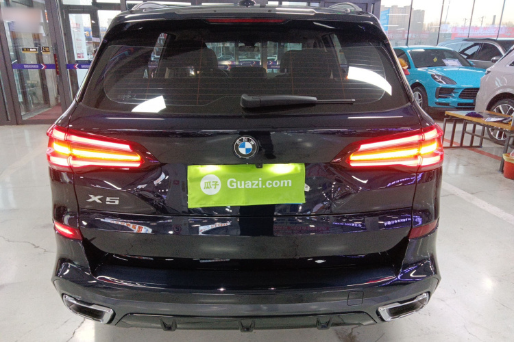 宝马X5 2022款 改款 xDrive 30Li M运动套装车身外观6