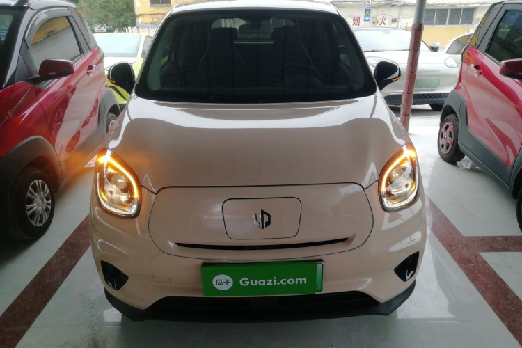 零跑汽车 零跑T03 2021款 400舒享版车身外观2