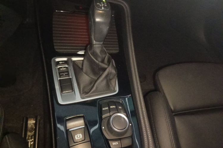 宝马1系 2017款 118i 运动型局部细节18