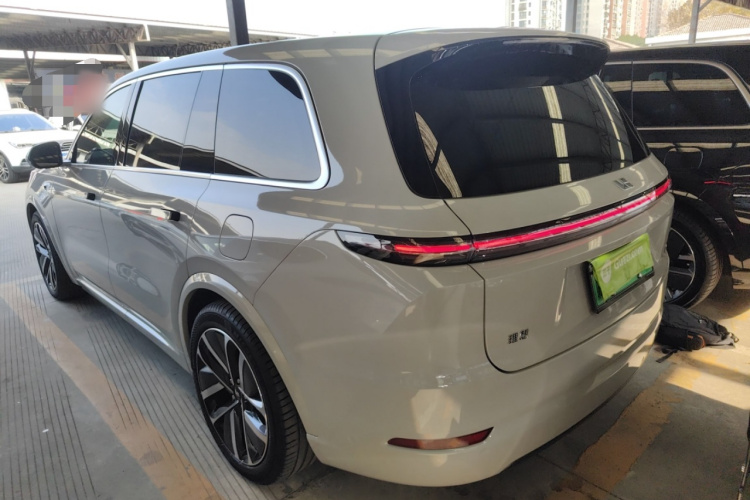 理想汽车 理想L9 2022款 Max车身外观4