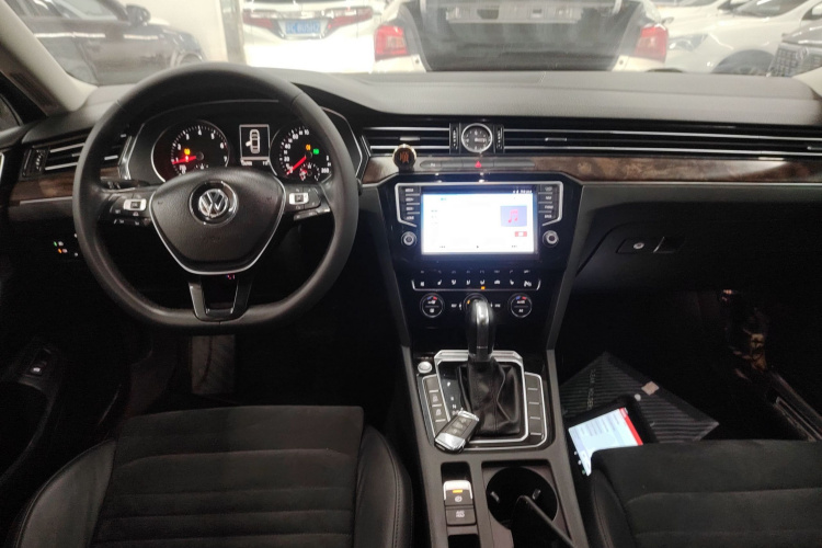大众 迈腾 2017款 330TSI DSG 豪华型中控内饰12