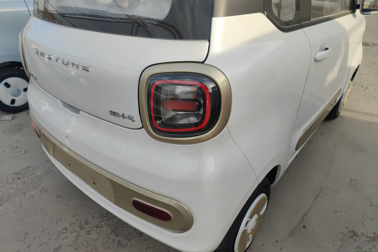 奔腾小马 2026款 222km 萌趣马 Plus车身外观9