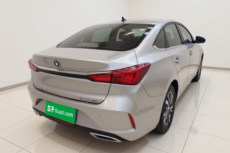 长安 逸动 2020款 PLUS 1.6L GDI 手动豪华型车身外观7