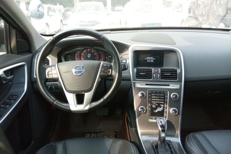 沃尔沃XC60 2015款 T5 AWD 智远版中控内饰13