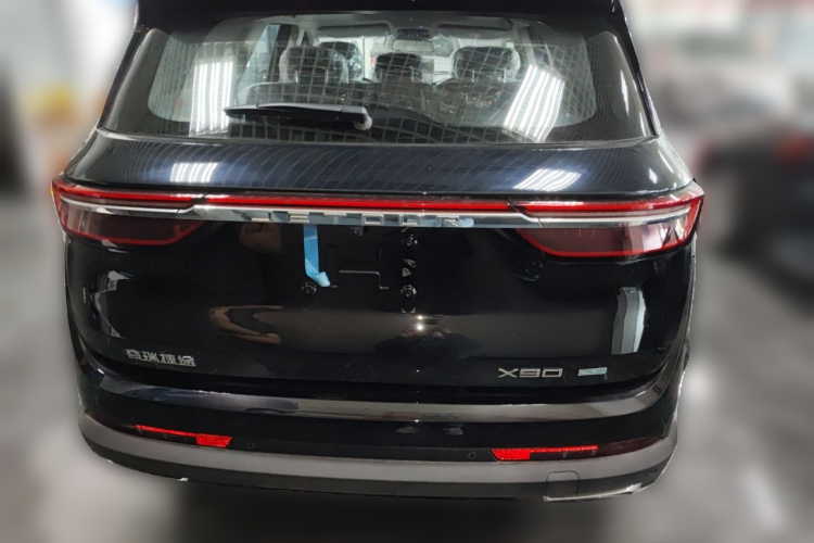 捷途X90 C-DM 2025款 精英版 7座车身外观6