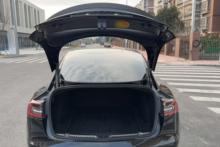 特斯拉 Model 3 2022款 Performance高性能全轮驱动版局部细节23