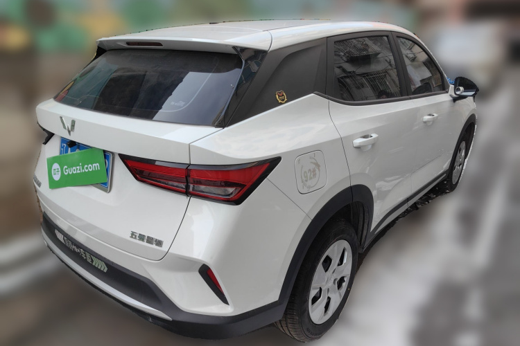 五菱汽车 五菱星驰 2022款 1.5L 手动自由型车身外观7