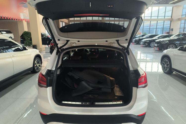 宝马X1 2020款 xDrive25Li 尊享型机舱底盘23