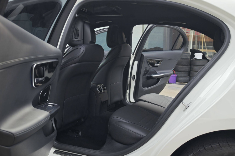 奔驰C级 2022款 C 200 L 运动版中控内饰7001
