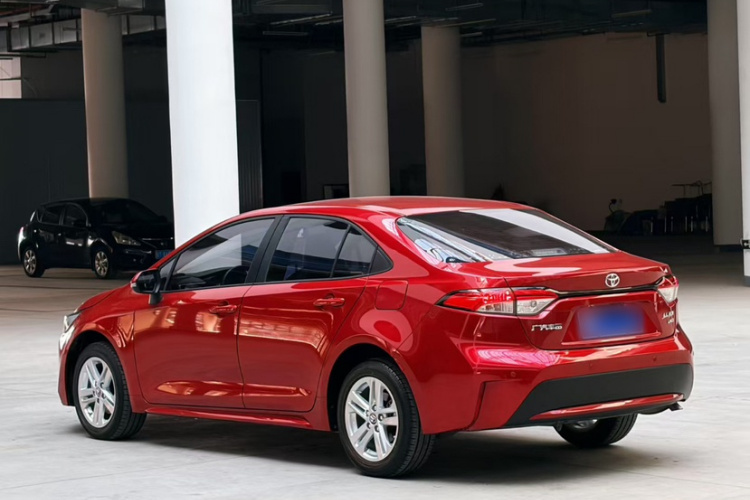 丰田 雷凌 2019款 185T CVT进取版 国VI车身外观6003