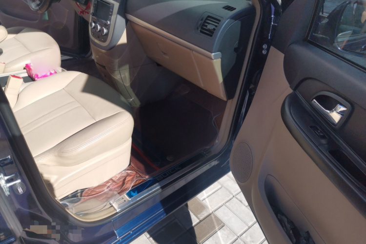 别克GL8 2014款 2.4L 行政版局部细节9005