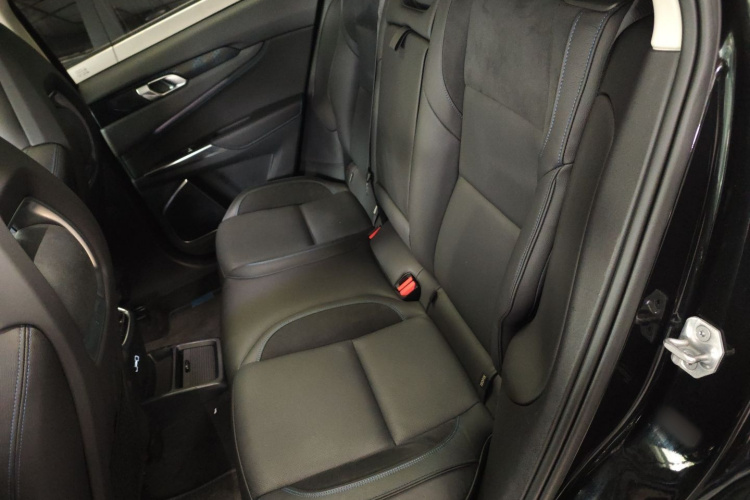 领克01 EM-P 2019款 1.5T PHEV 劲Pro 国VI中控内饰7004