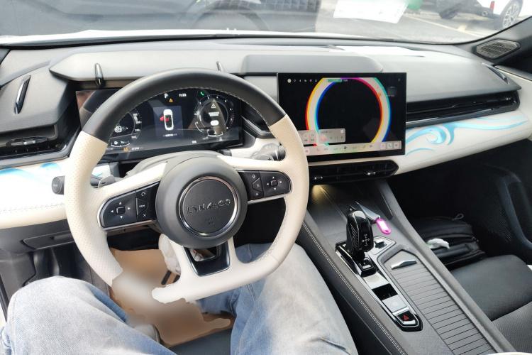 领克03 2023款 2.0TD DCT王者荣耀定制版中控内饰7002