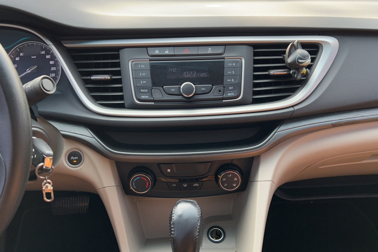 别克 英朗 2016款 15N 自动精英型局部细节16