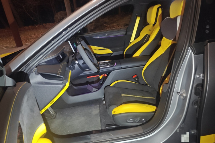 小米汽车 小米SU7 Ultra 2025款 Ultra中控内饰19