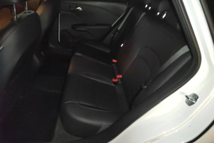 雪佛兰 科鲁泽 2022款 轻混 RS 330T 自动畅快版中控内饰7004