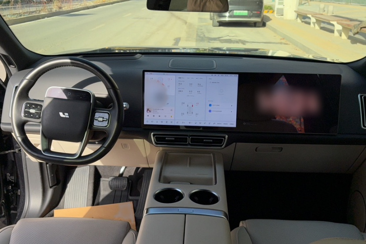 理想汽车 理想L8 2023款 Pro中控内饰7002