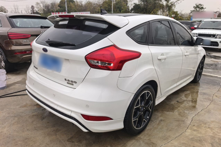 福特 福克斯 2017款 1.5T CTCC 白黑限量版车身外观6004